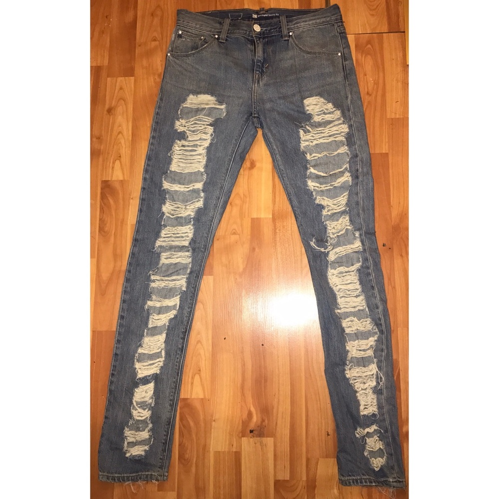 LEVIS RIPPED SKINNY JEANS